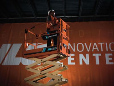 JLG-Microvast-Partnership.jpg