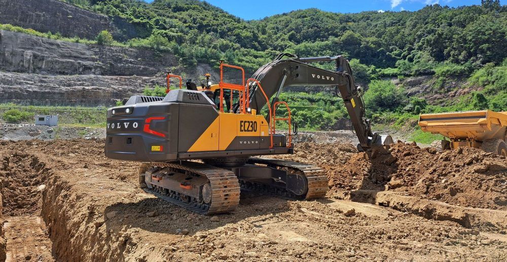 volvo-ce-announces-new-excavator-series-2324x1200