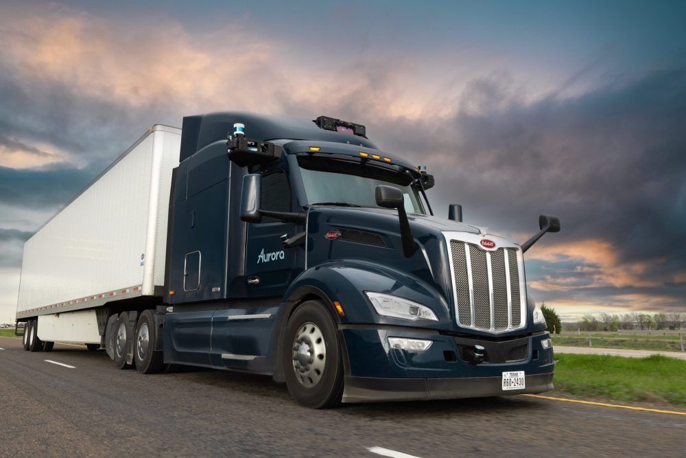 Aurora_Horizon_Autonomous_Trucking_-_PBT-579_Highway_4
