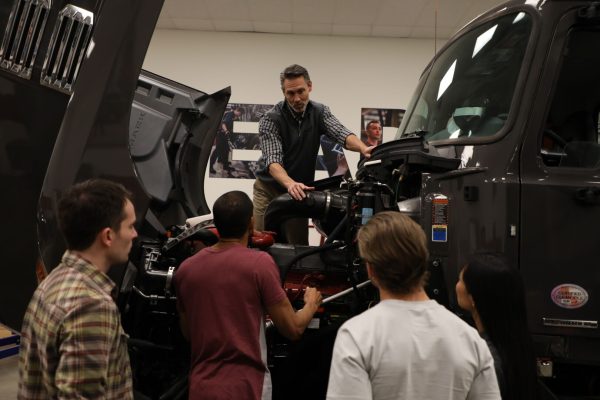 Instructor-with-tech-students-Credit-Mack-Trucks