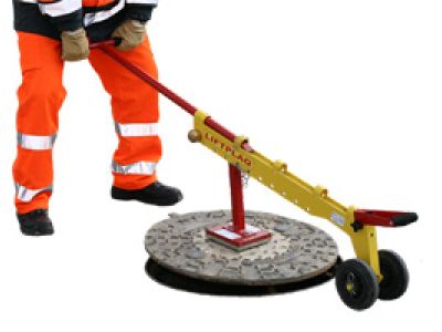LIFTPLAQ-Manhole-Cover-Remover.jpg